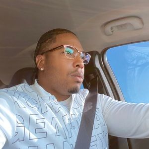 Meet your Posher, Devine